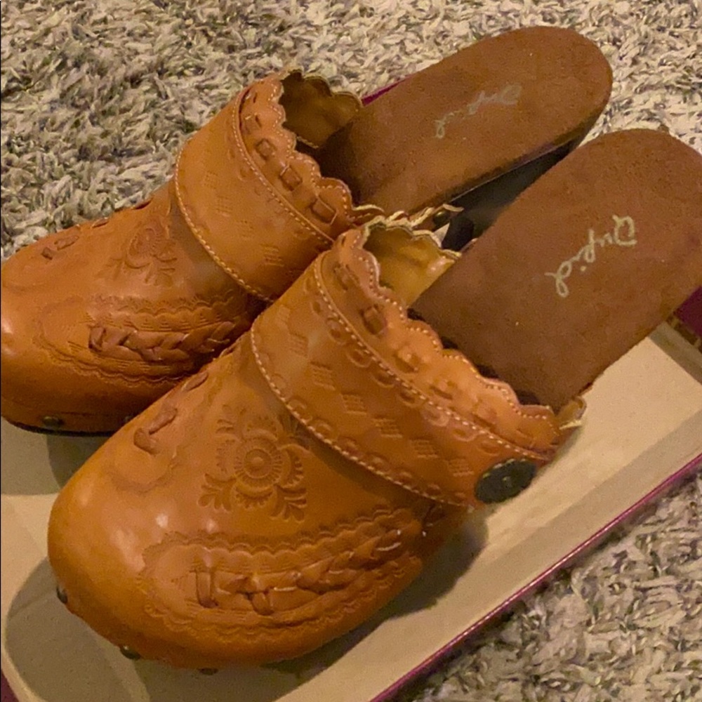 Cupid brown leather clog heel